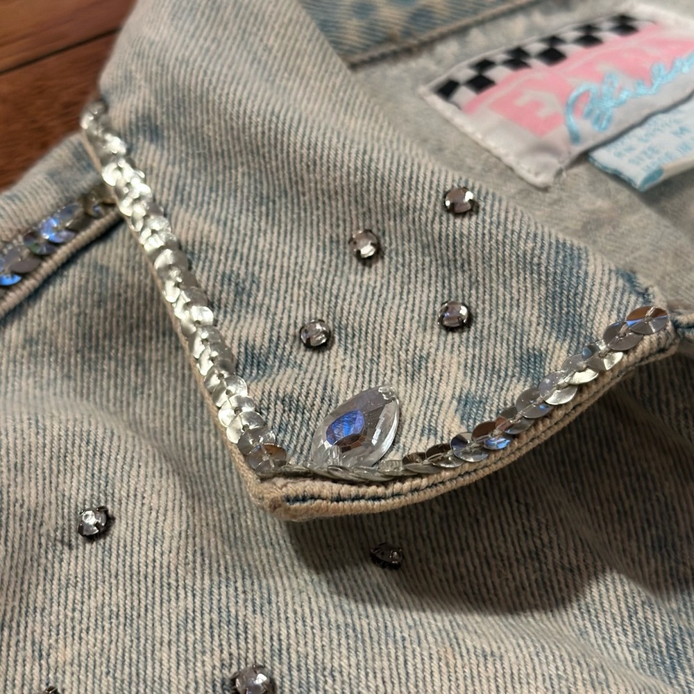 Vintage 1980s Hand Beaded and Embellished Extra Blues Jean Jacket Size M - Picture 5 of 16